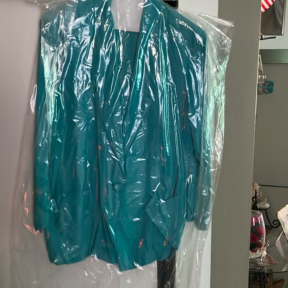 Clearing closet color is Turquoise not blue